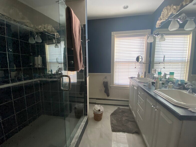 Building Photo - 6 Saint Paul St