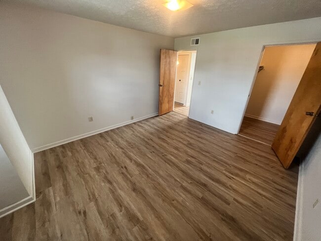 Building Photo - 7308 6 Mile Ln