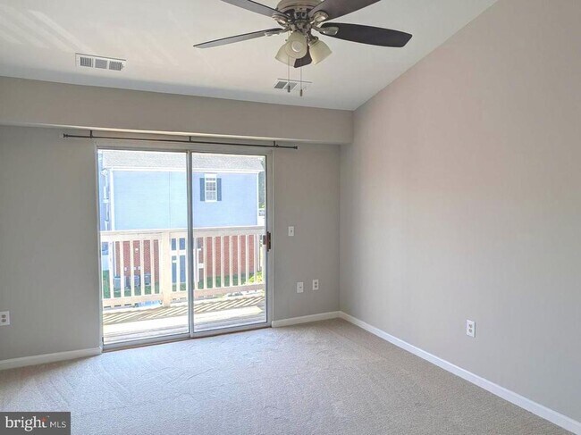 Building Photo - 673 Constellation Square SE