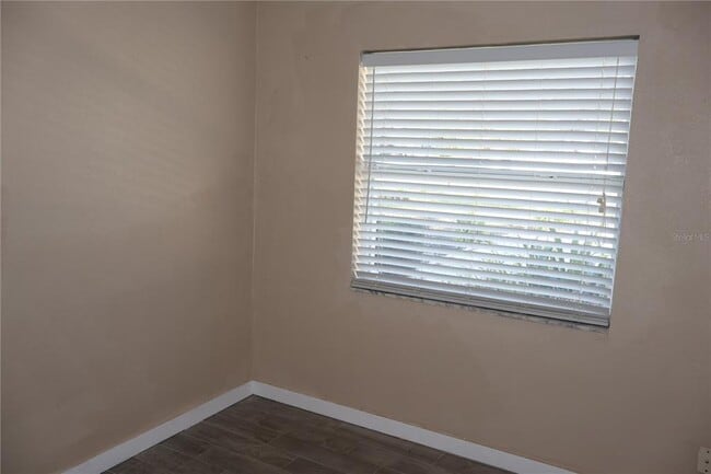 Building Photo - 4732 W Lawn Ave