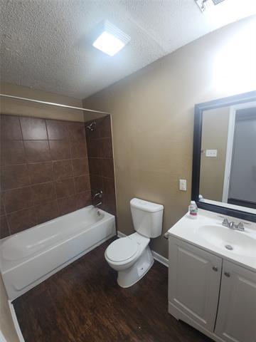 Building Photo - 5325 Weddington Ct