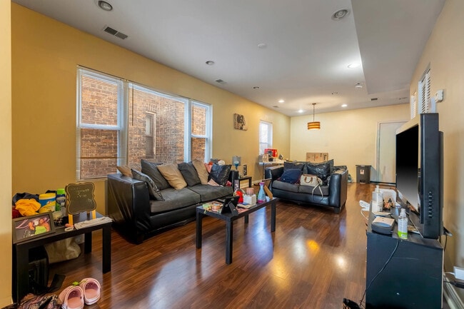 Building Photo - 8010 S Michigan Ave