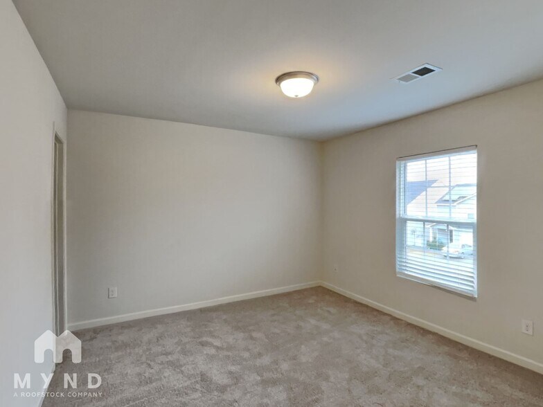 Building Photo - 344 Freeman Cir