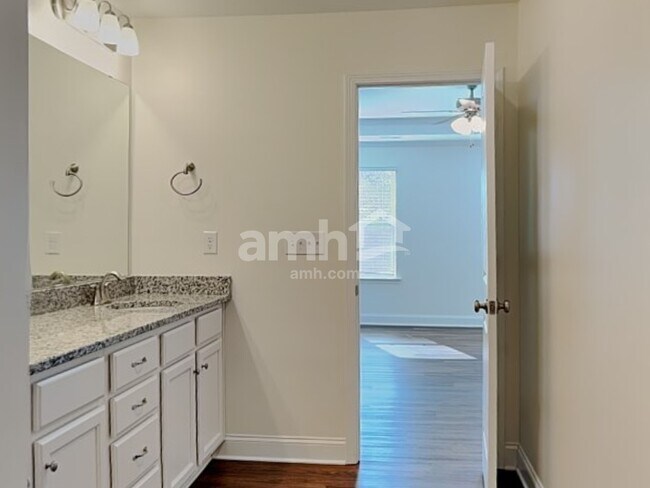 Building Photo - 175 River Hwy