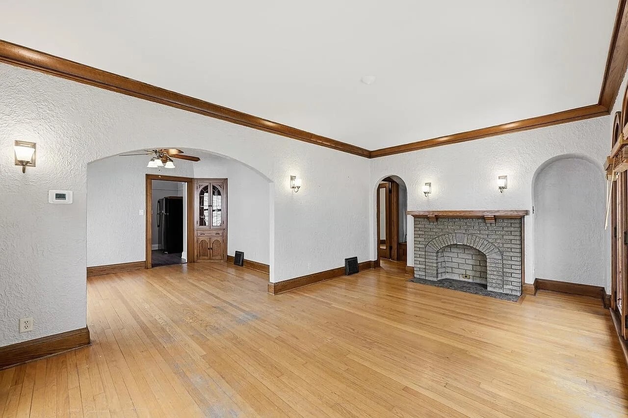 Building Photo - 3307 S Springfield Ave