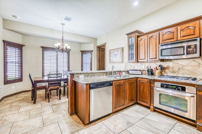 Building Photo - Westside area for Short Term Rental (Compl...