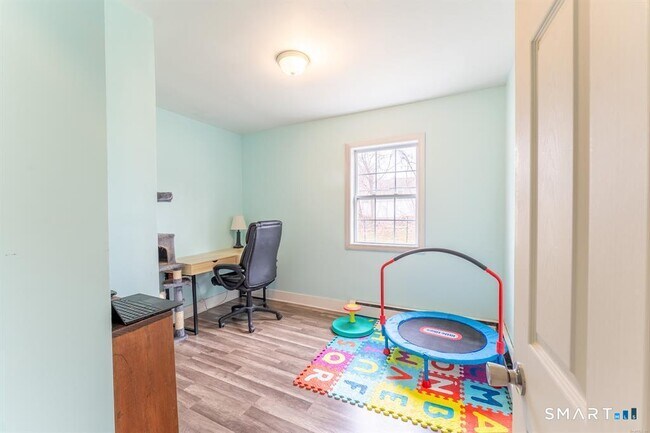 Building Photo - 387 CT-169