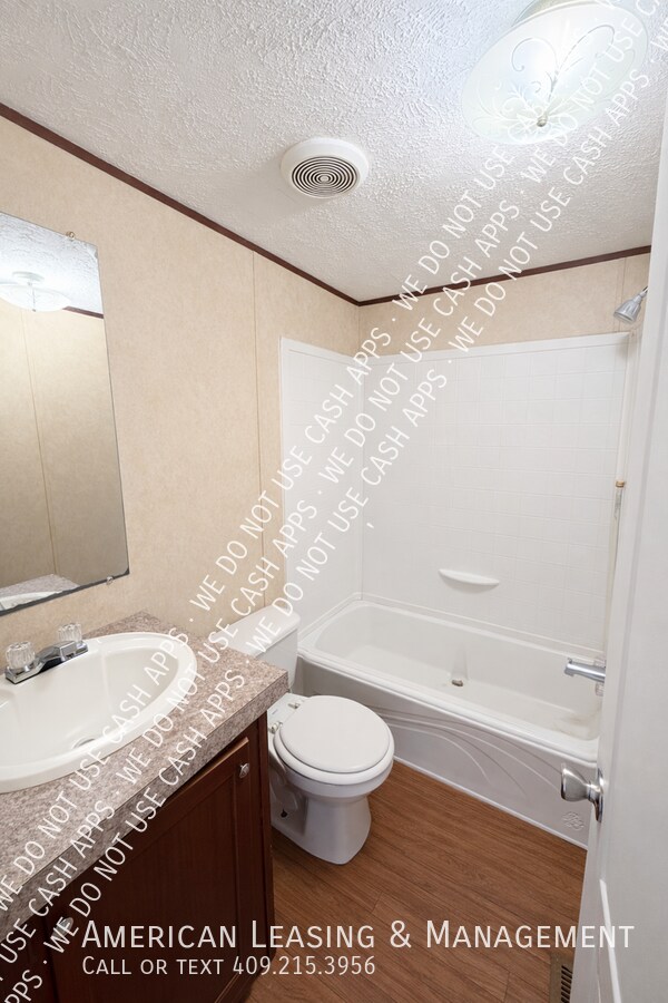 Building Photo - 2909 S Chestnut St