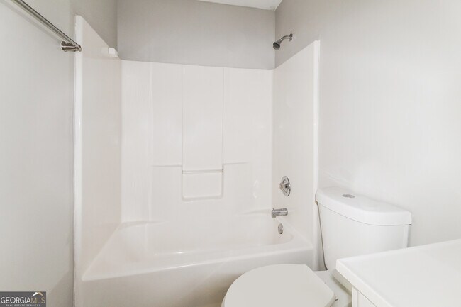 Building Photo - 4809 Shallow Farm Dr NE