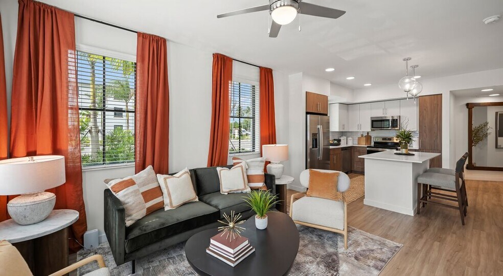 Building Photo - 2085 S Congress Ave