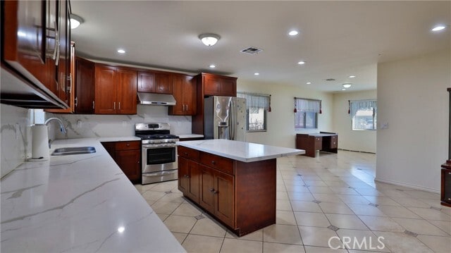 Building Photo - 1712 S Fern Ave