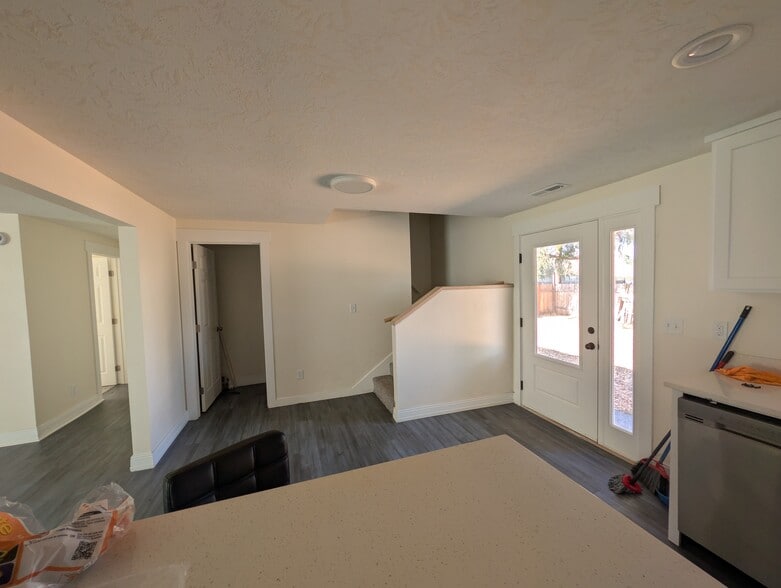 Building Photo - 3603 Sunnyview Rd NE