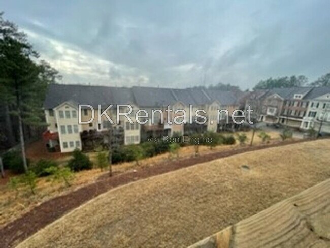 Building Photo - 944 Hewitt Dr SE