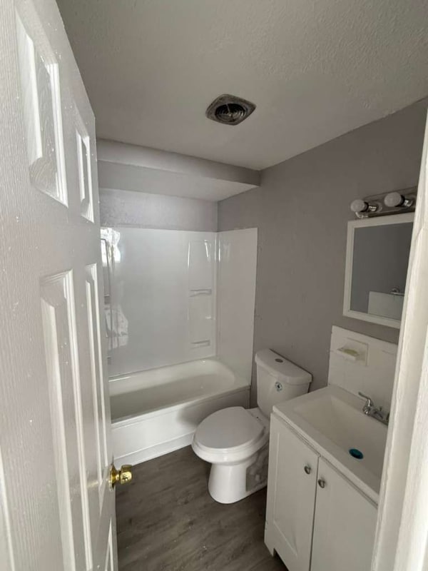 Building Photo - 15112 Euclid Ave