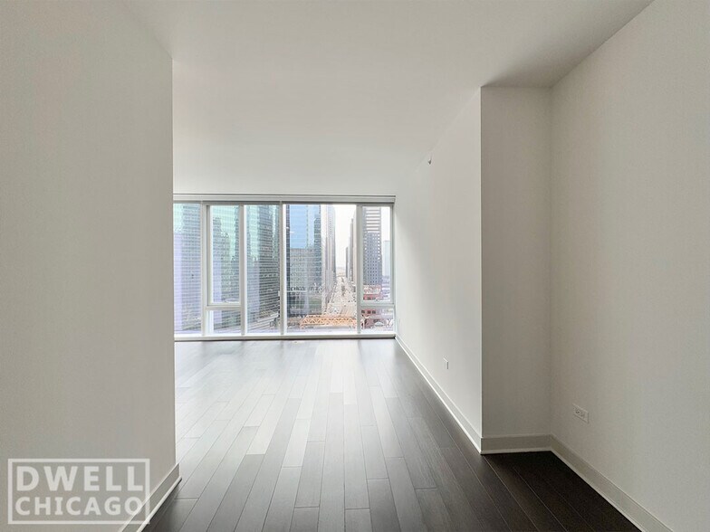 Building Photo - 111 N Canal St