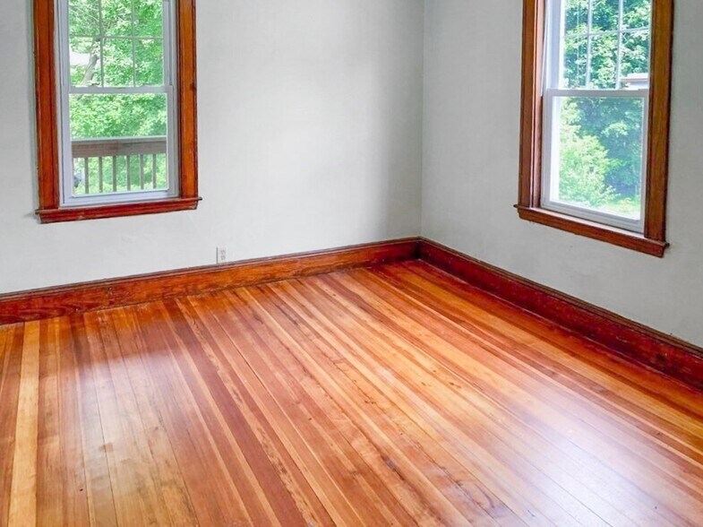 Building Photo - 8 Wyvern St