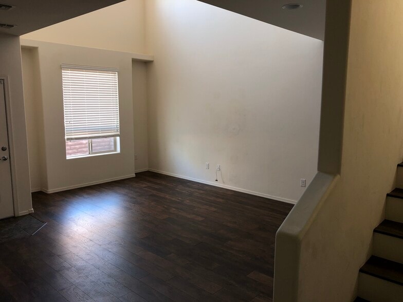 Hardwood laminate flooring throughout house - 4154 N Thurston Ln