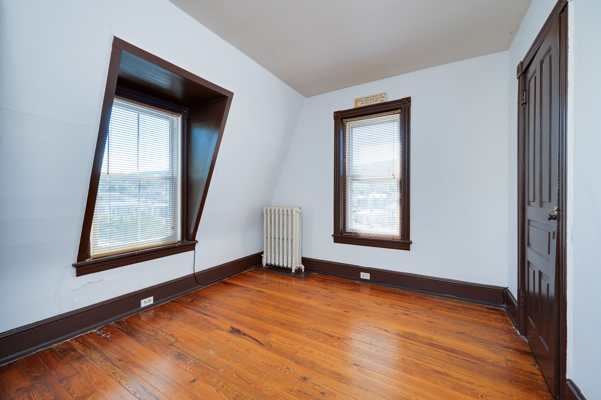 Building Photo - 311 S 17th St