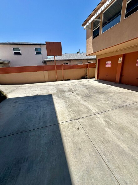 Building Photo - 918 N Market St