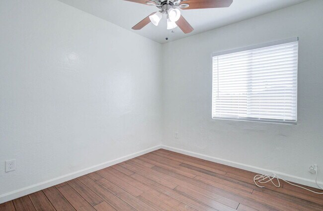 Building Photo - 1501 E Roosevelt St