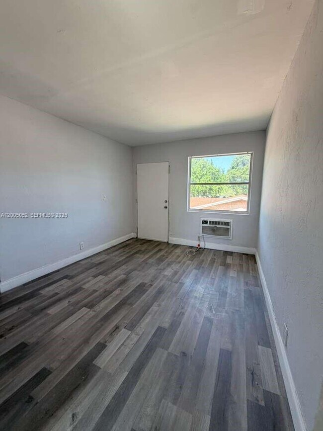 Building Photo - 1761 Ali Baba Ave