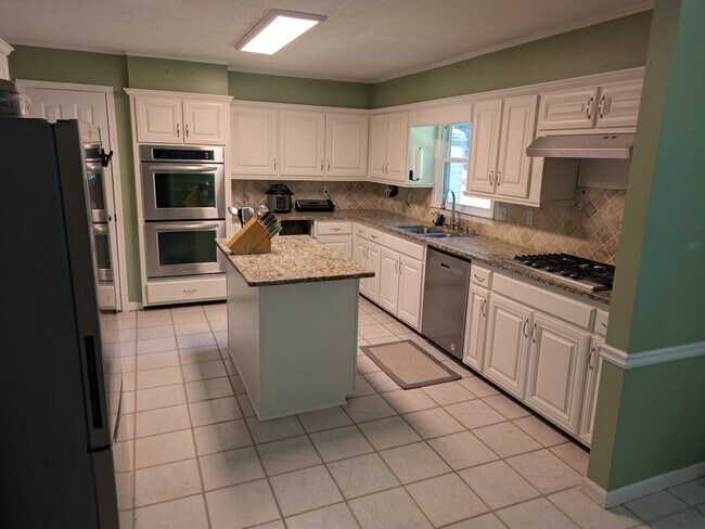 Building Photo - 1116 Santa Fe Station