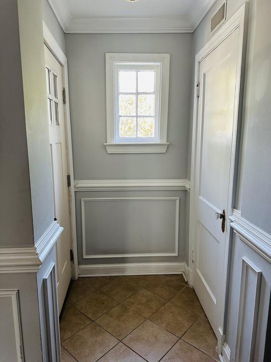 Building Photo - 1911 D St NE