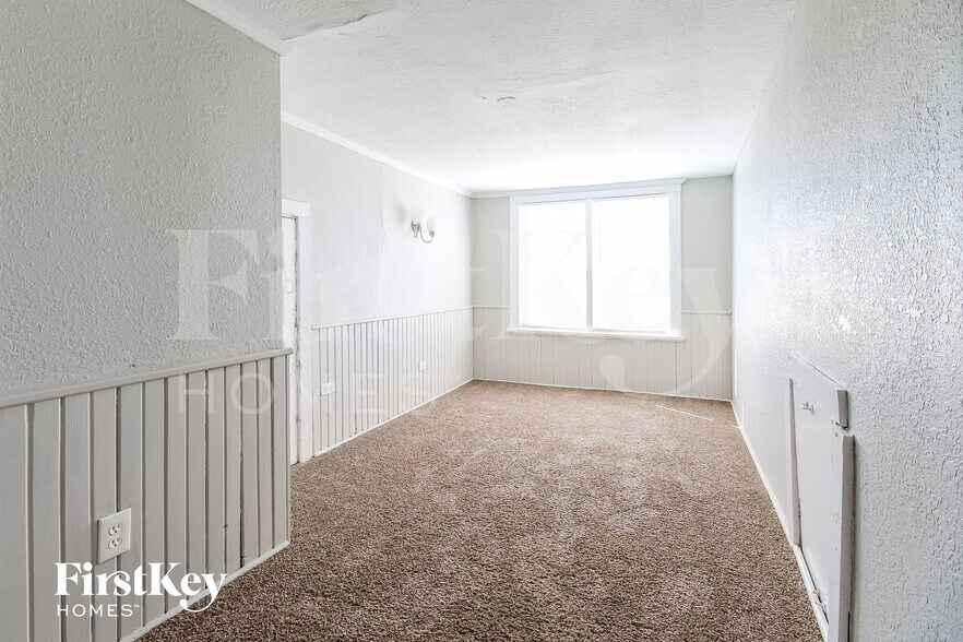 Building Photo - 1723 S Crescent Ave