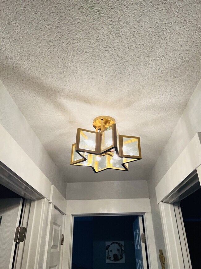 Building Photo - 3112 Rock Creek Dr