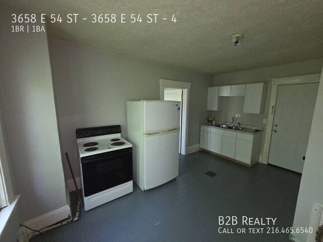 Building Photo - 3658 E 54th St