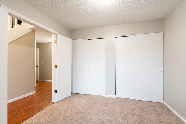 Building Photo - 67 Groton Dr