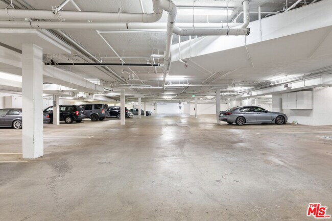 Building Photo - 850 Croft Ave