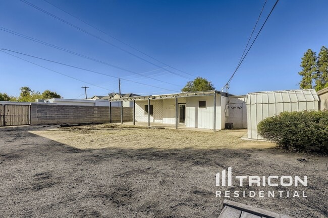Building Photo - 7201 N 26th Ln