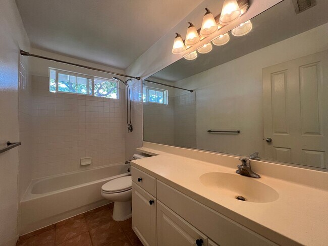 Building Photo - For Rent - [Ke Aina Kai Townhomes] 91-6540...