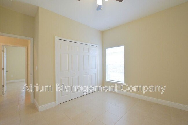 Building Photo - 517 Blackbird Ln