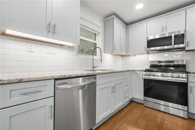 Building Photo - 1949 Handley Ave SW