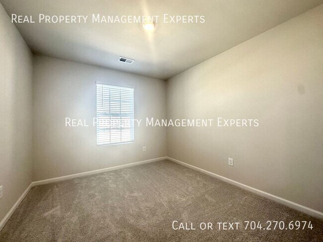 Building Photo - 13123 Cottage Crst Ln