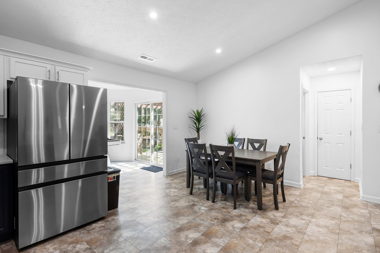 Building Photo - 11179 Catalina Dr