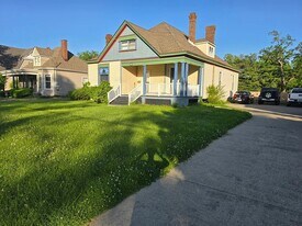 Building Photo - 150 N Ashland Ave