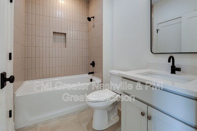 Building Photo - 537 Midnight Wy