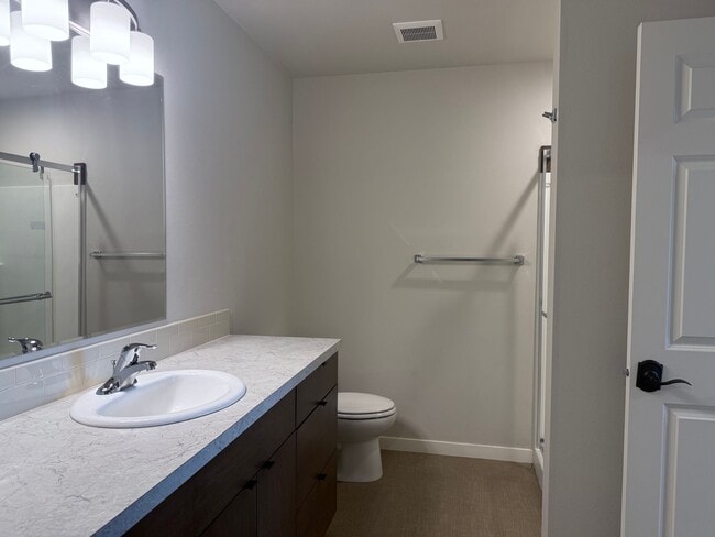Building Photo - Stunning 4 Bedroom Townhome - $500 SPECIAL MOVE IN CREDIT