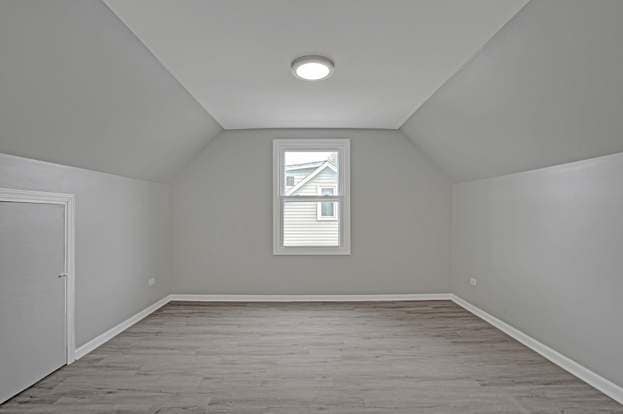 Building Photo - 8837 S Talman Ave