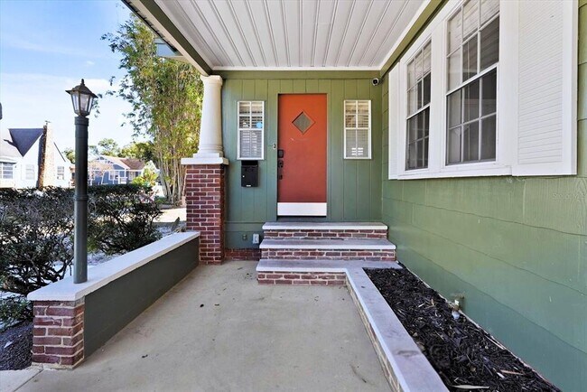 Building Photo - 303 E Paris St