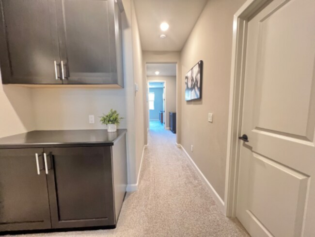 Building Photo - 1096 Delpy View Point