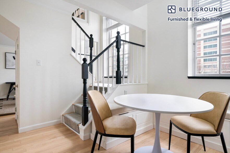 Building Photo - 106 13th St