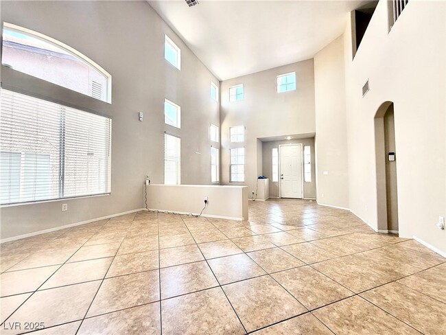 Building Photo - 3245 Ridgecliff St