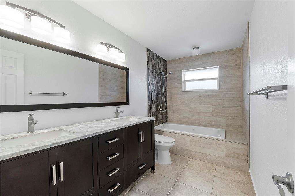 Building Photo - 7320 NW 45th Ct