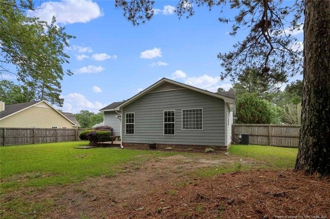 Building Photo - 465 Northwoods Dr
