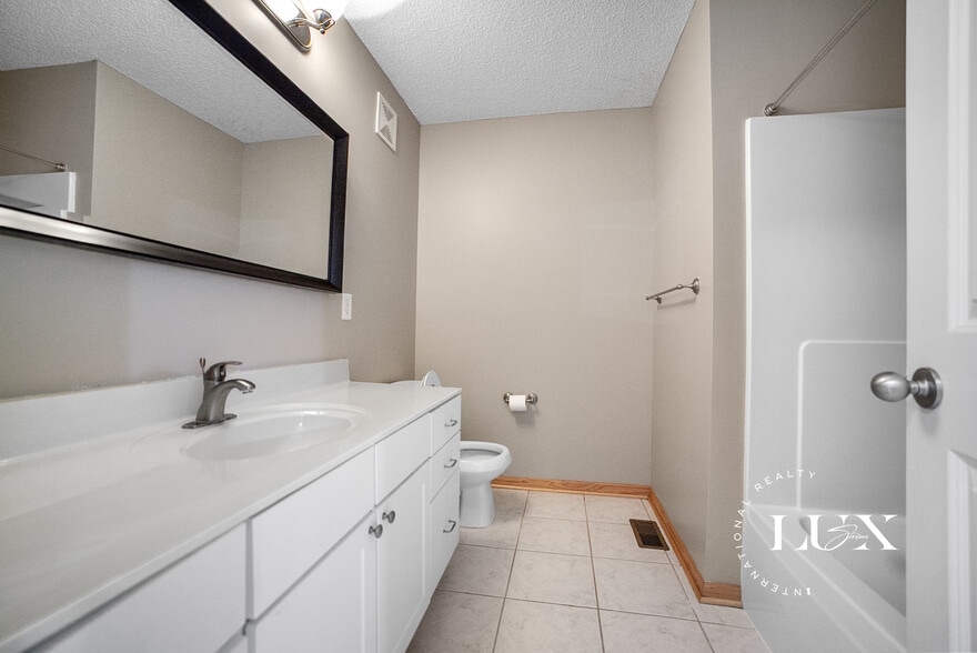 Building Photo - 7601 11th St N