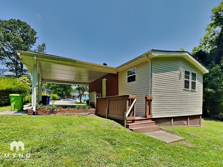 Building Photo - 2901 Newark Dr